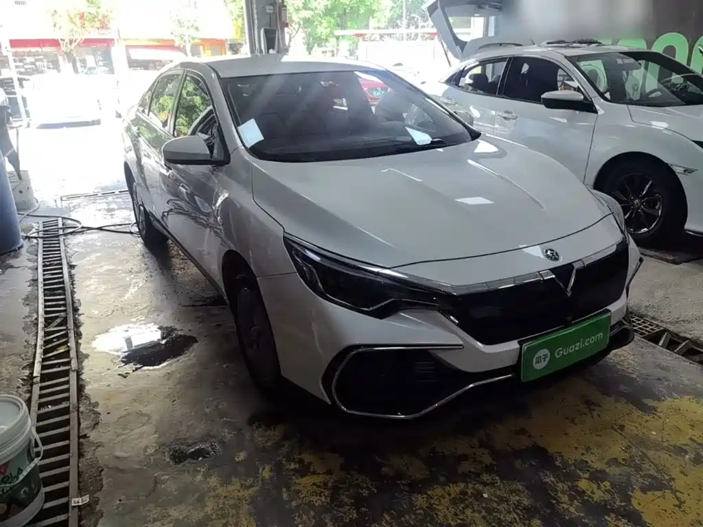 Venucia D60 EV — миниатюра 4