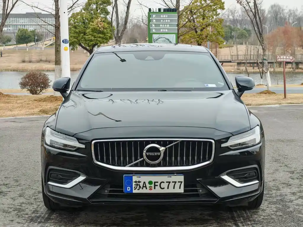 VOLVO S60