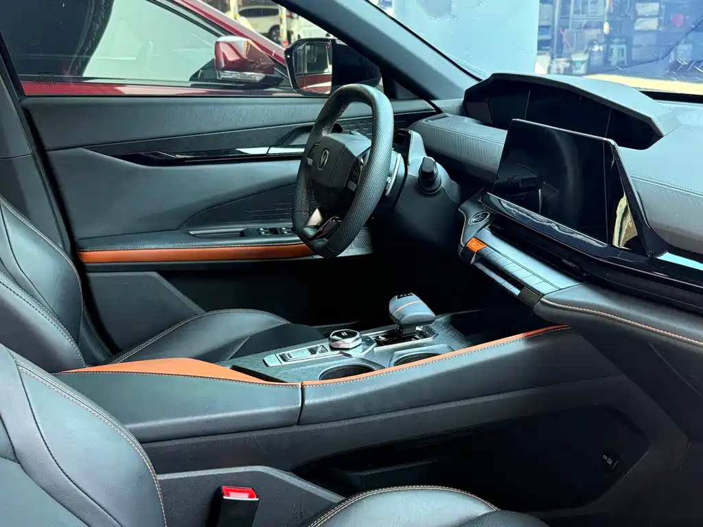 Changan UNI-V 2022 1.5T Luxury