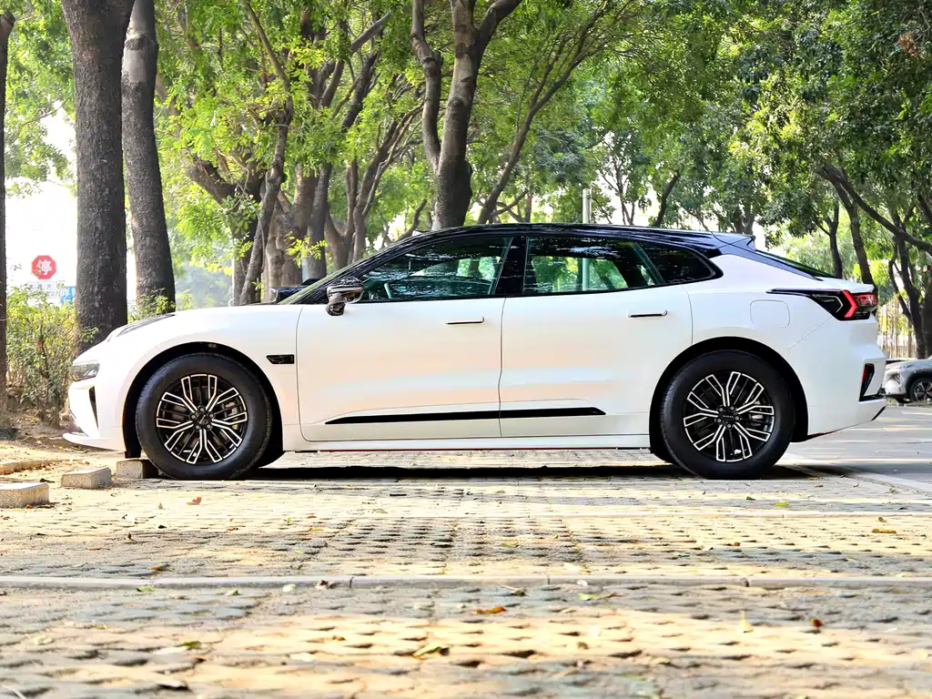 ZEEKR EXTREME KRYPTON 001