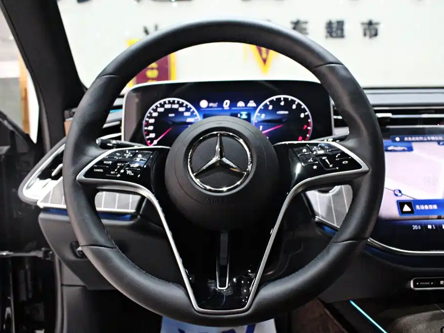 Mercedes-Benz E-Class — миниатюра 6