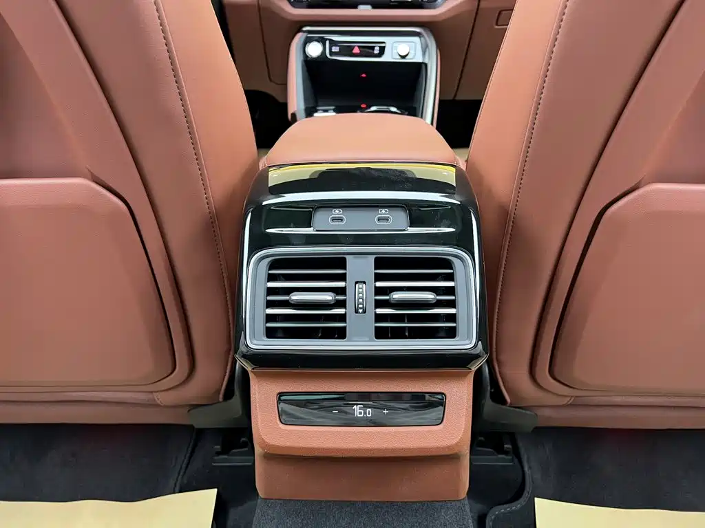 Audi Q5L — миниатюра 40