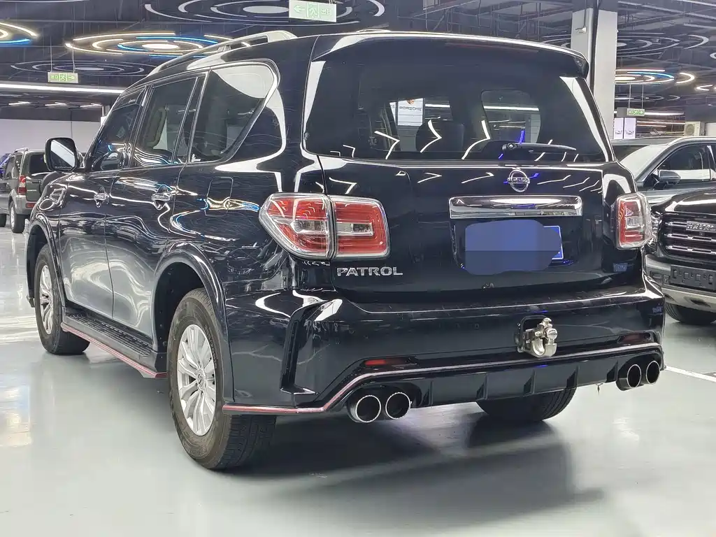 Nissan Patrol — миниатюра 12