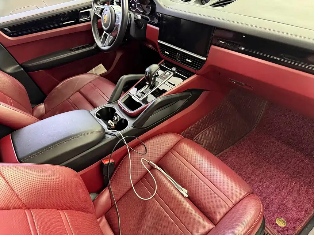 Porsche Cayenne — миниатюра 8