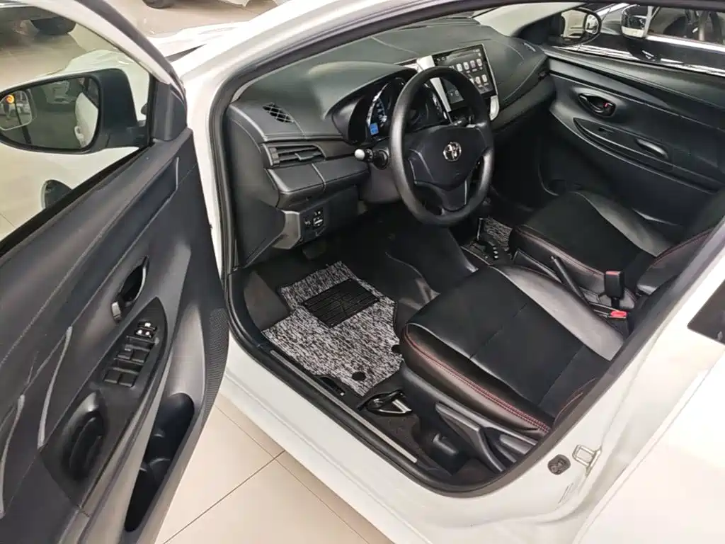Toyota Yaris L — миниатюра 16