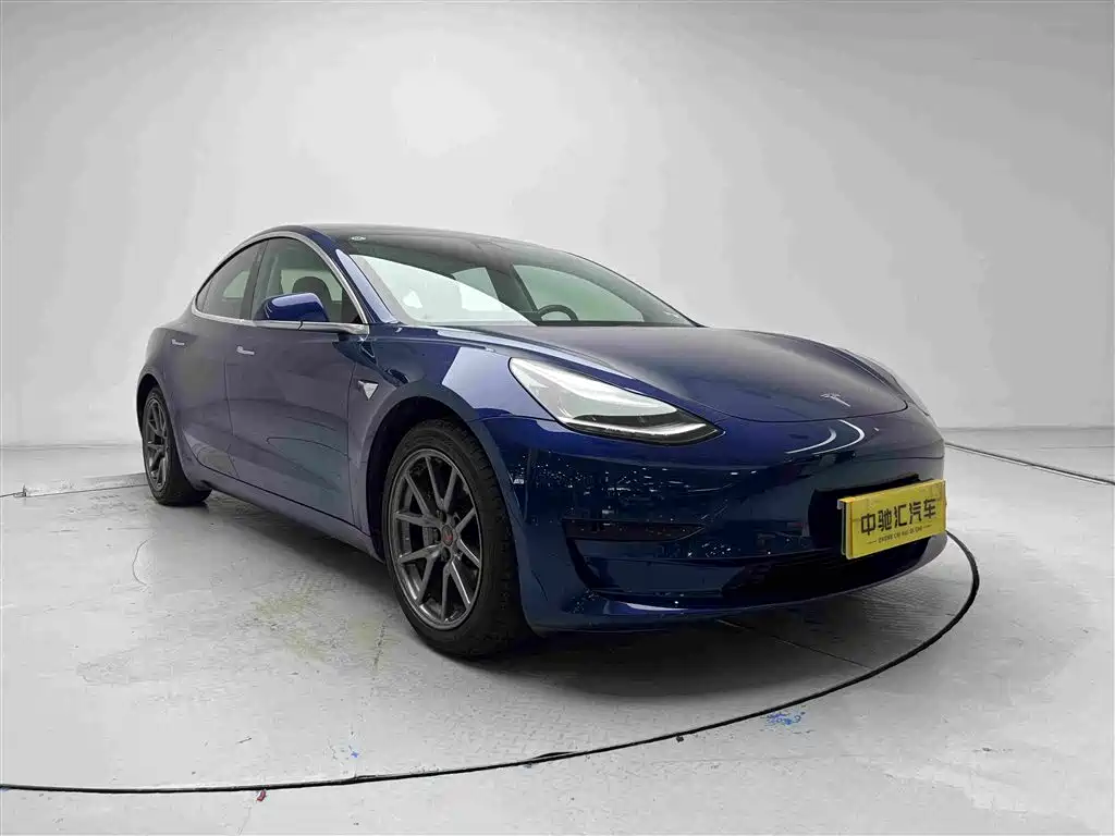 Tesla Model 3 — миниатюра 3