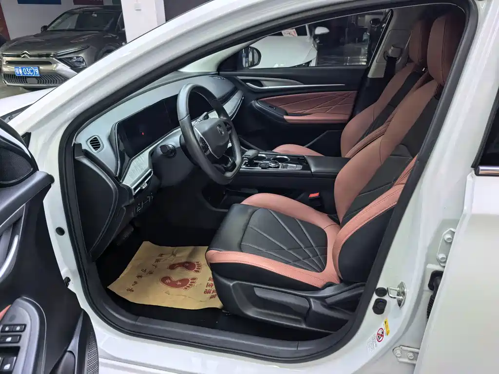 Changan Eado — миниатюра 4