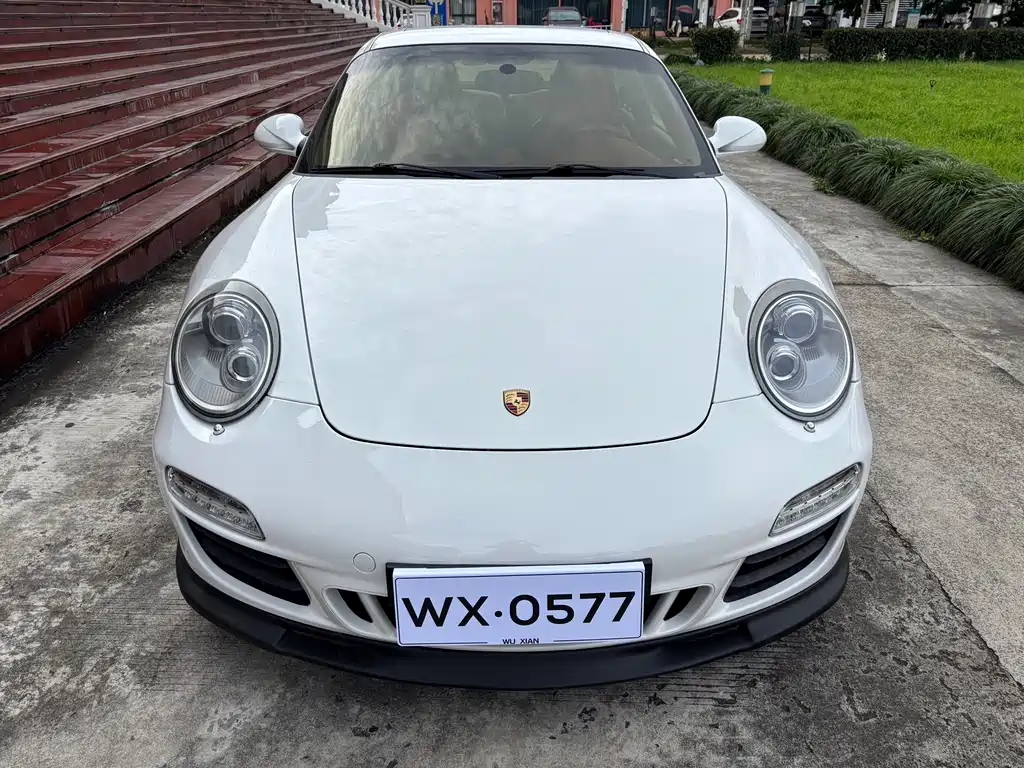 Porsche 911 2011 Carrera 4 GTS Coupe 3.8L