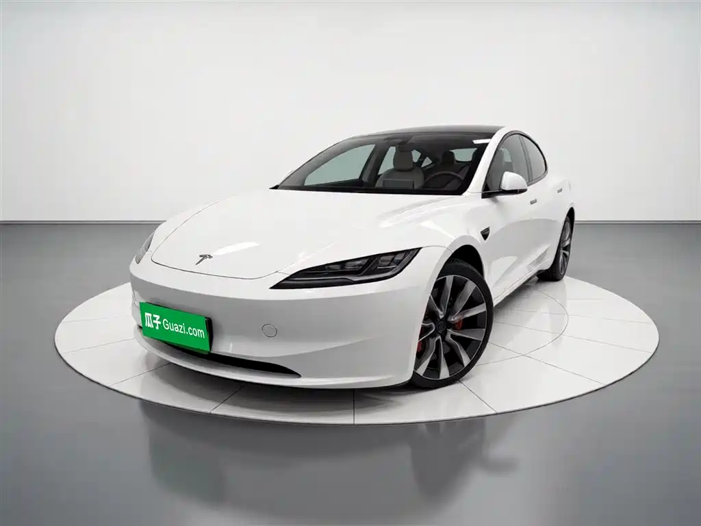 Tesla Model 3 2024