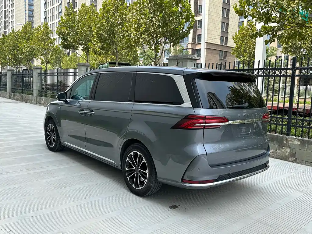 ROEWE  IMAX8