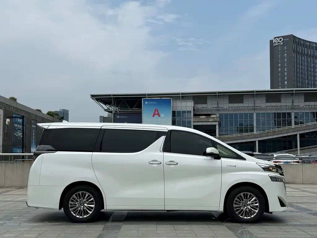 Toyota Vellfire 2021 2.5L HV