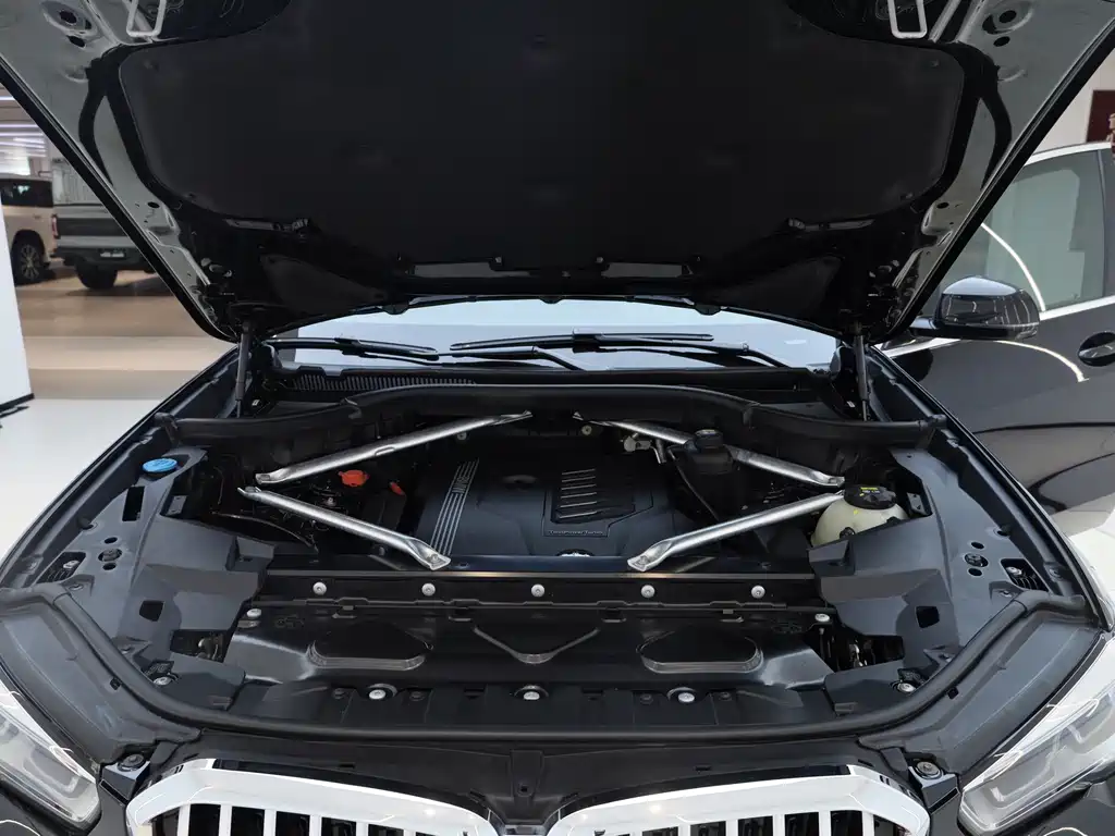 BMW X5 (Import) — миниатюра 13