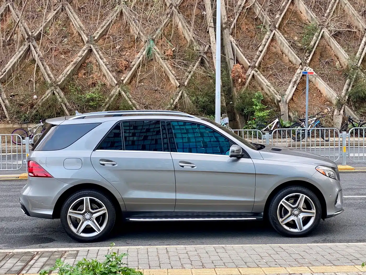 Mercedes-Benz GLE (Import)