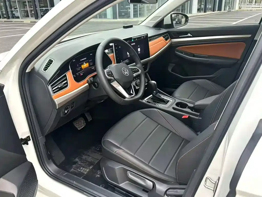 Volkswagen Bora 2023 200TSI DSG
