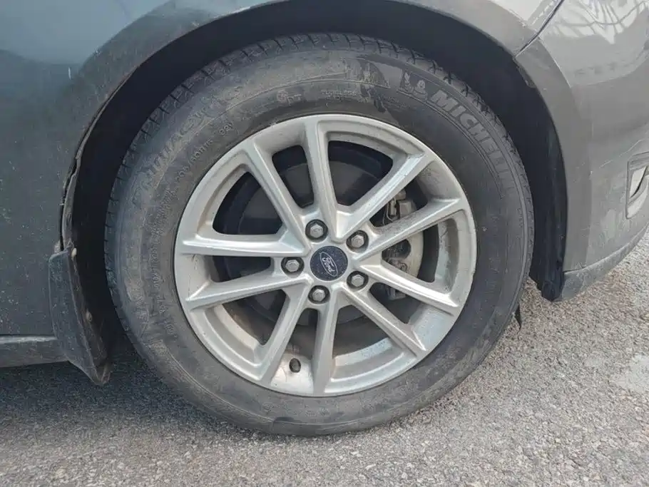 Ford Focus — миниатюра 6
