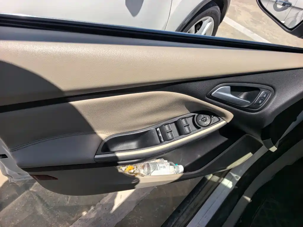 Ford Focus — миниатюра 7
