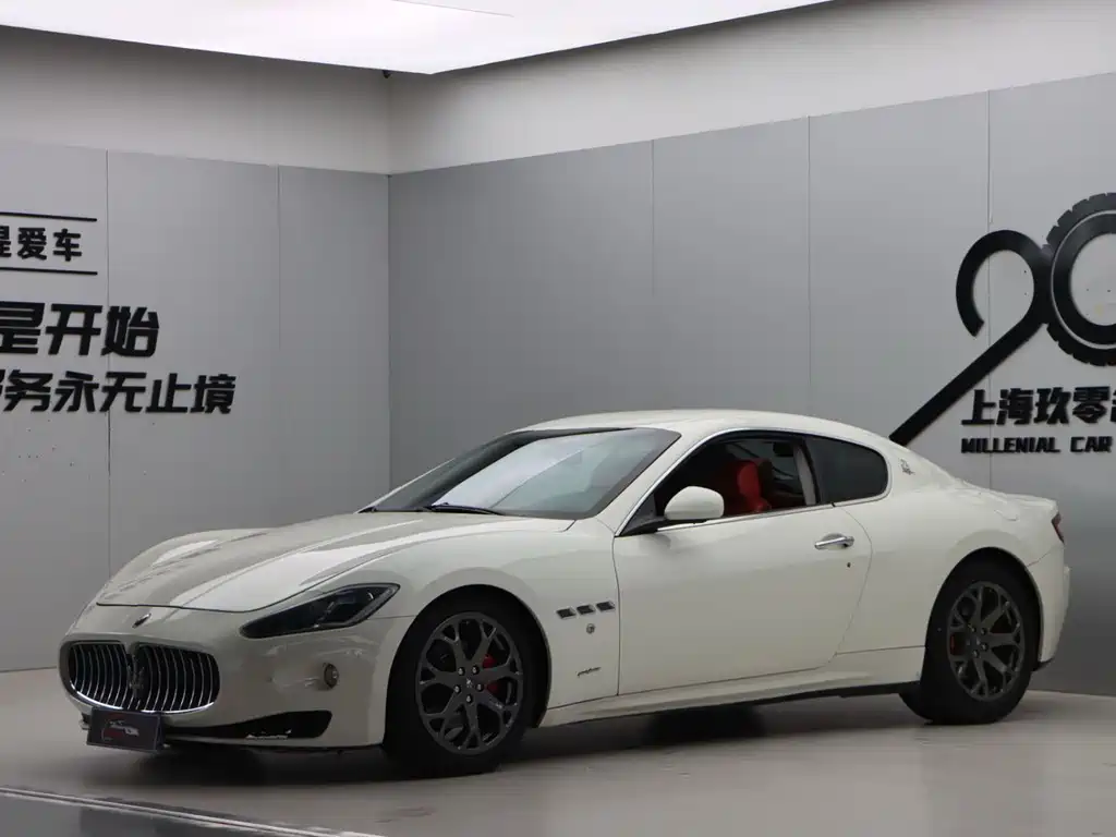 Maserati GranTurismo 2013 4.2L AT
