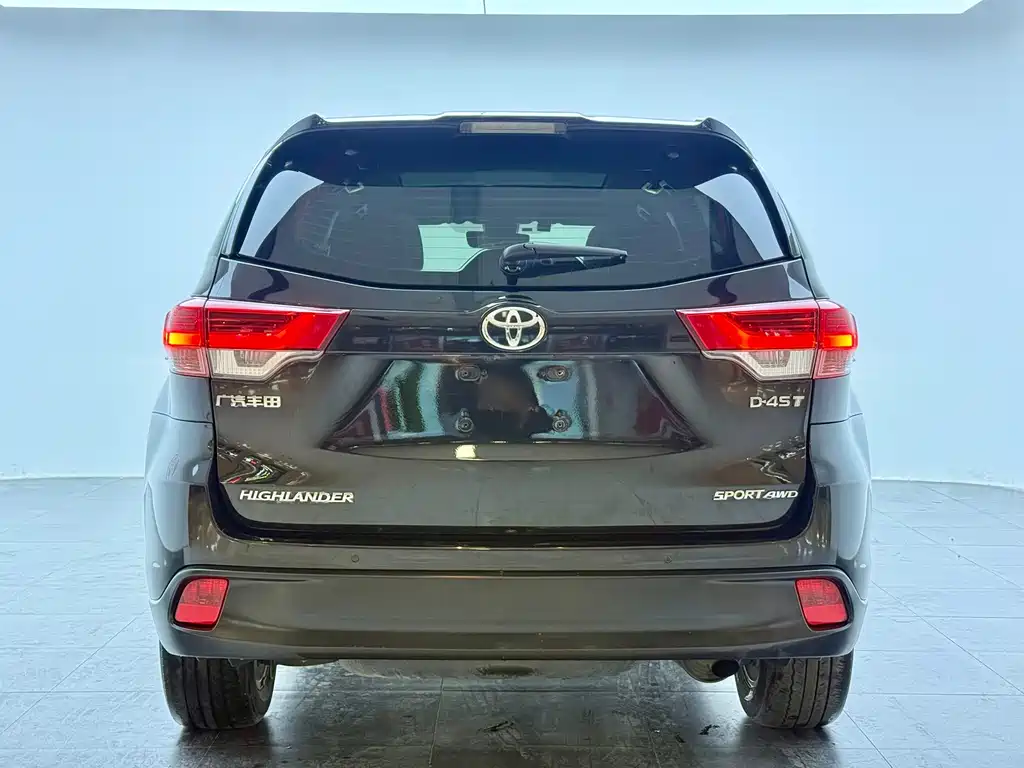 TOYOTA HIGHLANDER