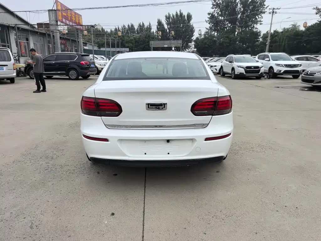 Qoros 3 2018 1.6L AT Lead