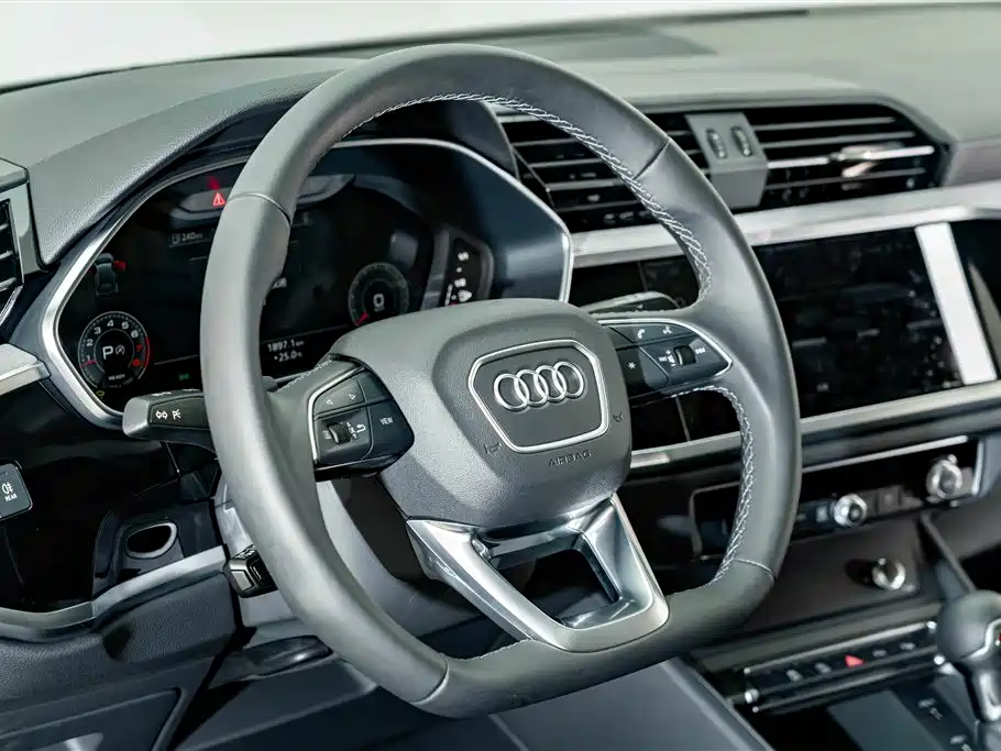 Audi Q3 — миниатюра 10