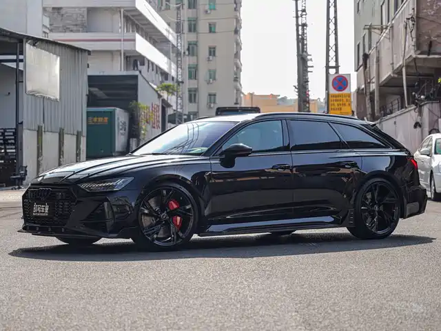 AUDI RS 6