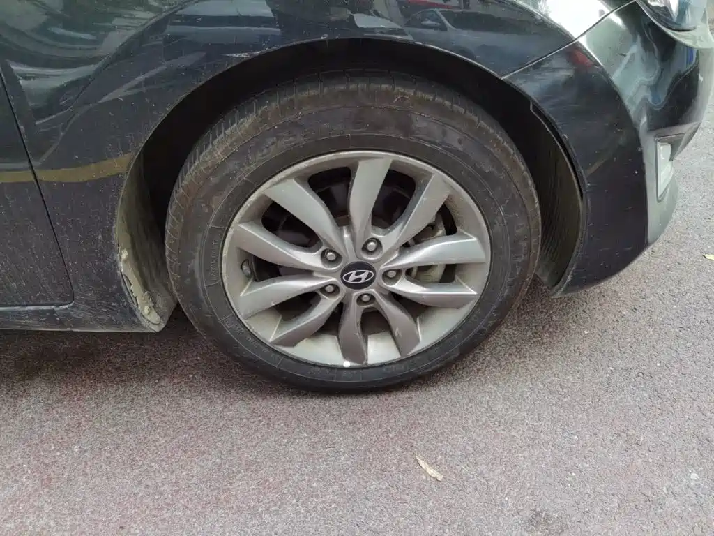 Hyundai Elantra Langdong — миниатюра 8
