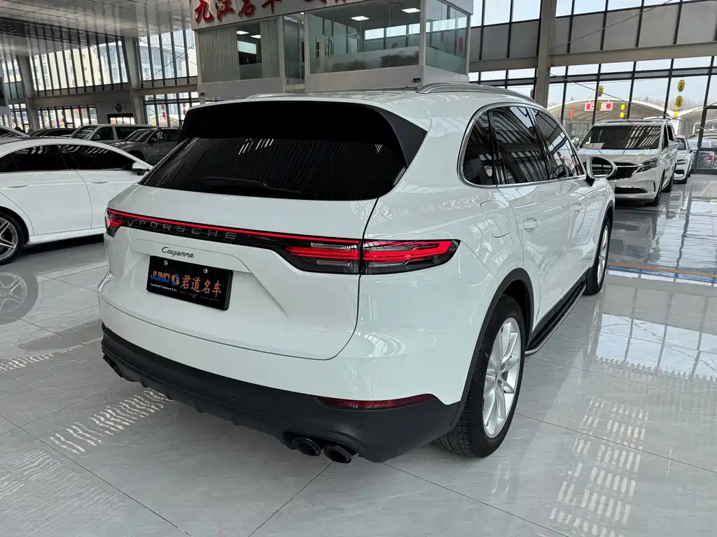 PORSCHE CAYENNE