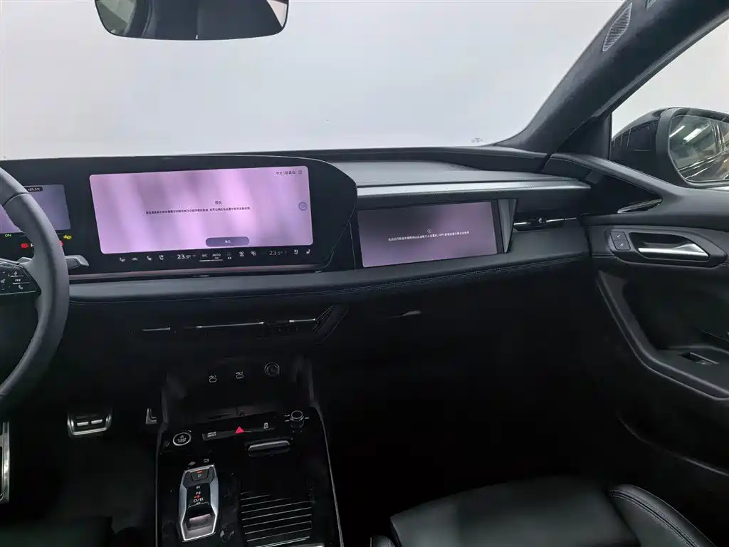 Audi A6L e-tron — миниатюра 13