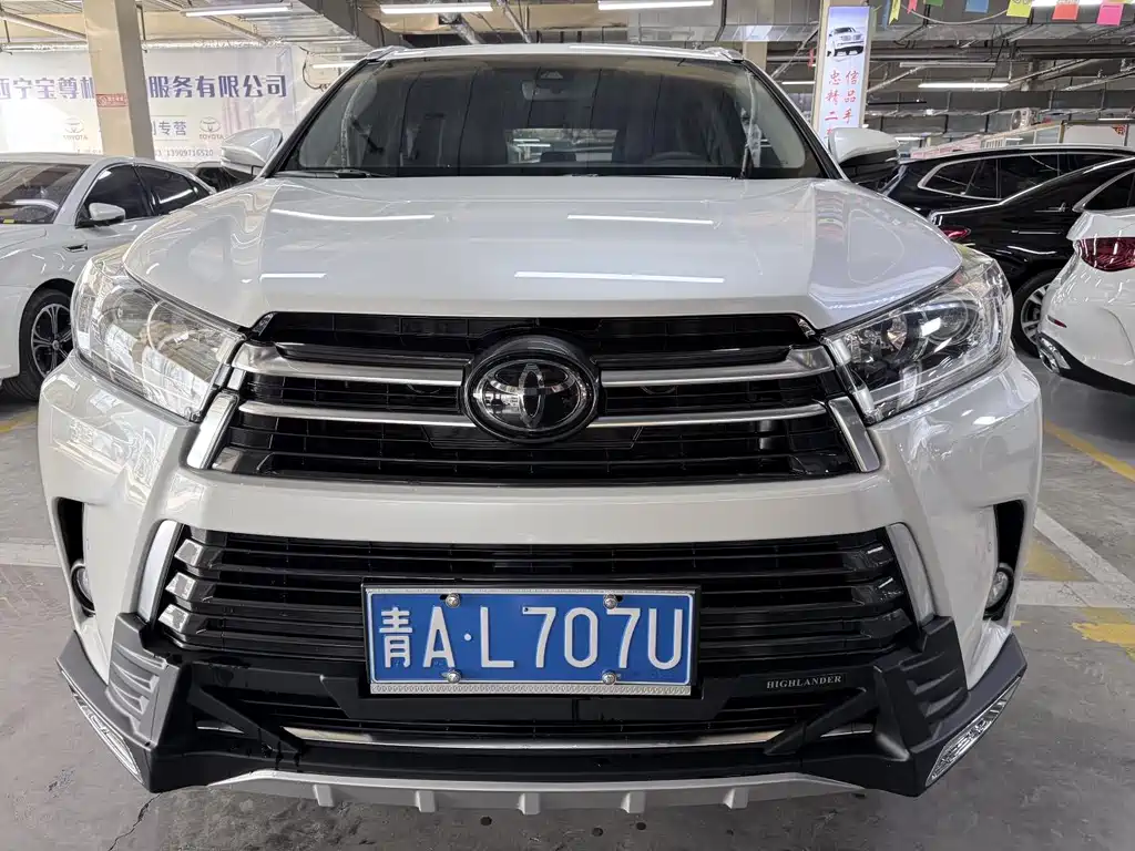 Toyota Highlander 2021 2.0T Luxury 7 мест