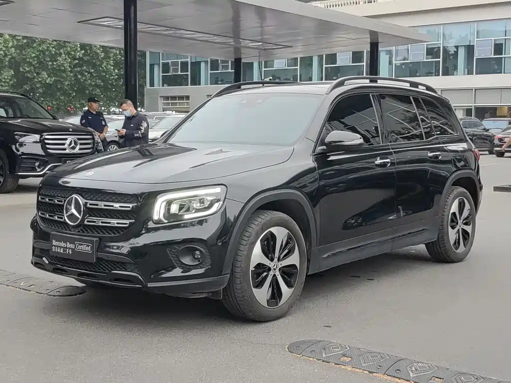 Mercedes-Benz GLB 2023