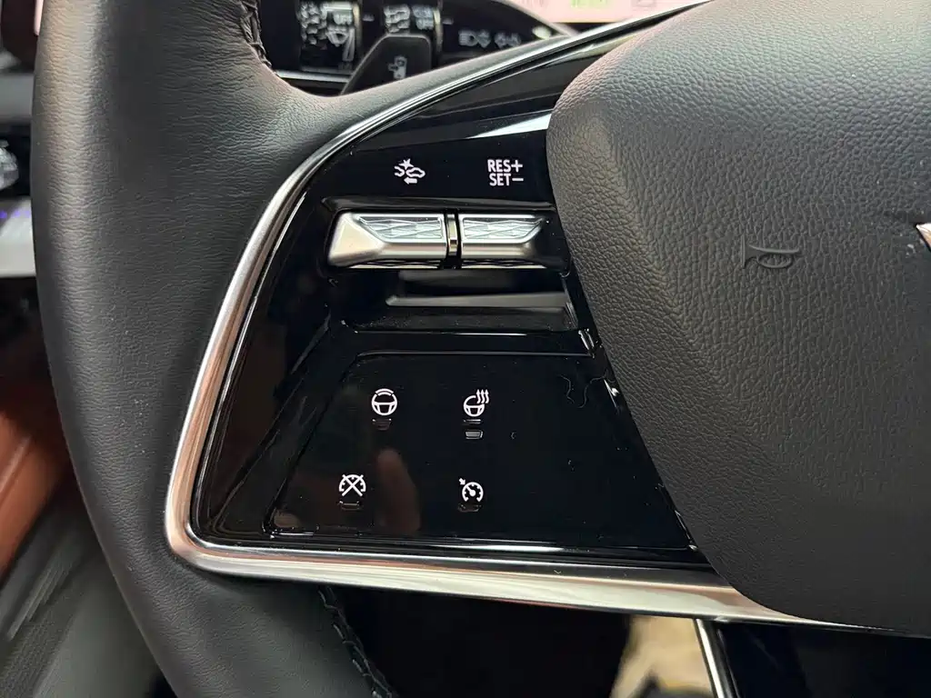 Cadillac IQ — миниатюра 16