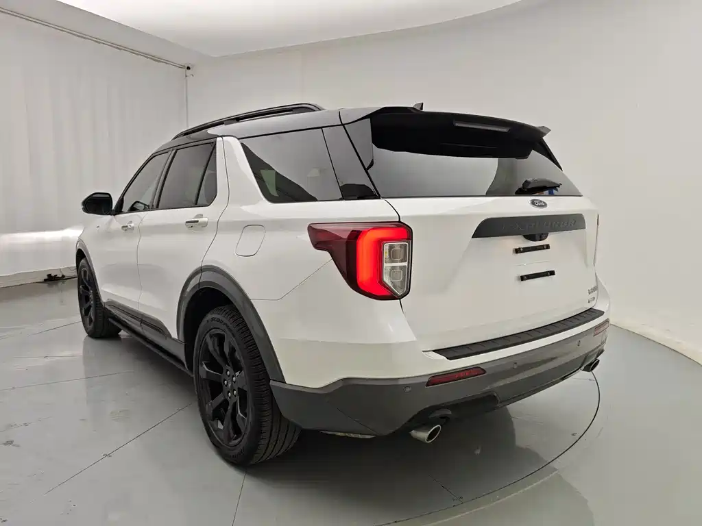 Ford Explorer — миниатюра 10