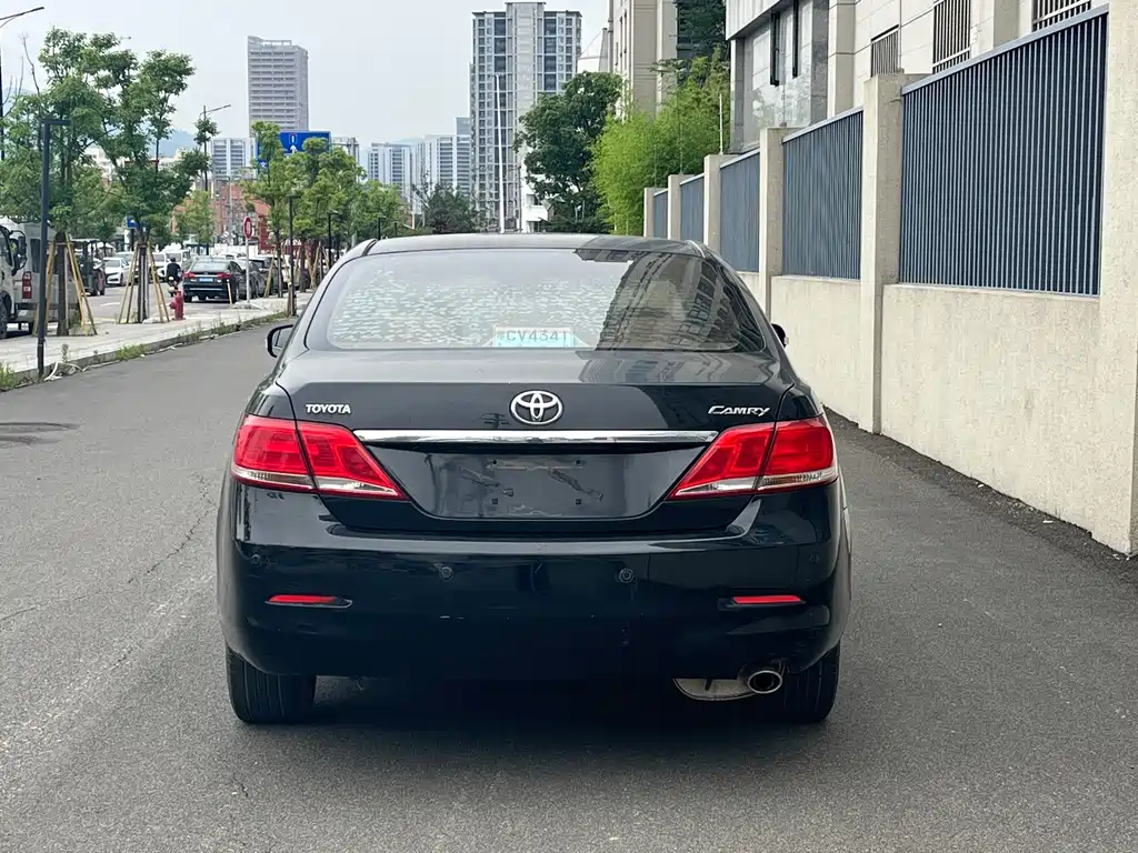 Toyota Camry — миниатюра 6