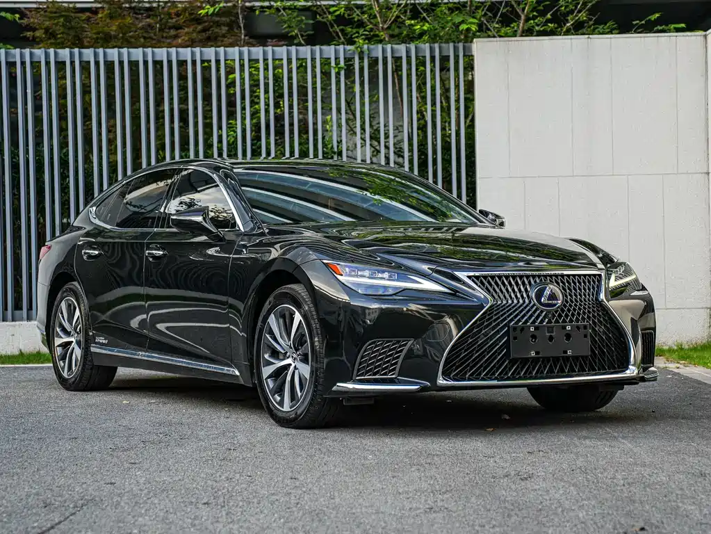 Lexus LS 2021 500h
