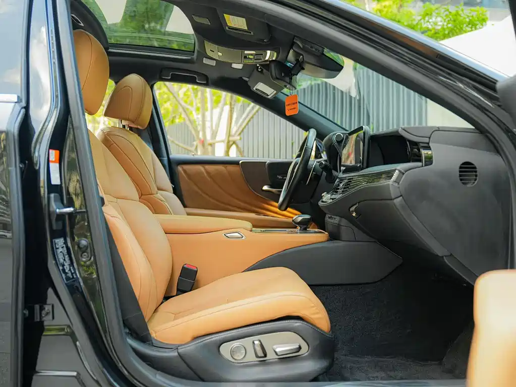 Lexus LS 500h Excellence Edition, фото 12