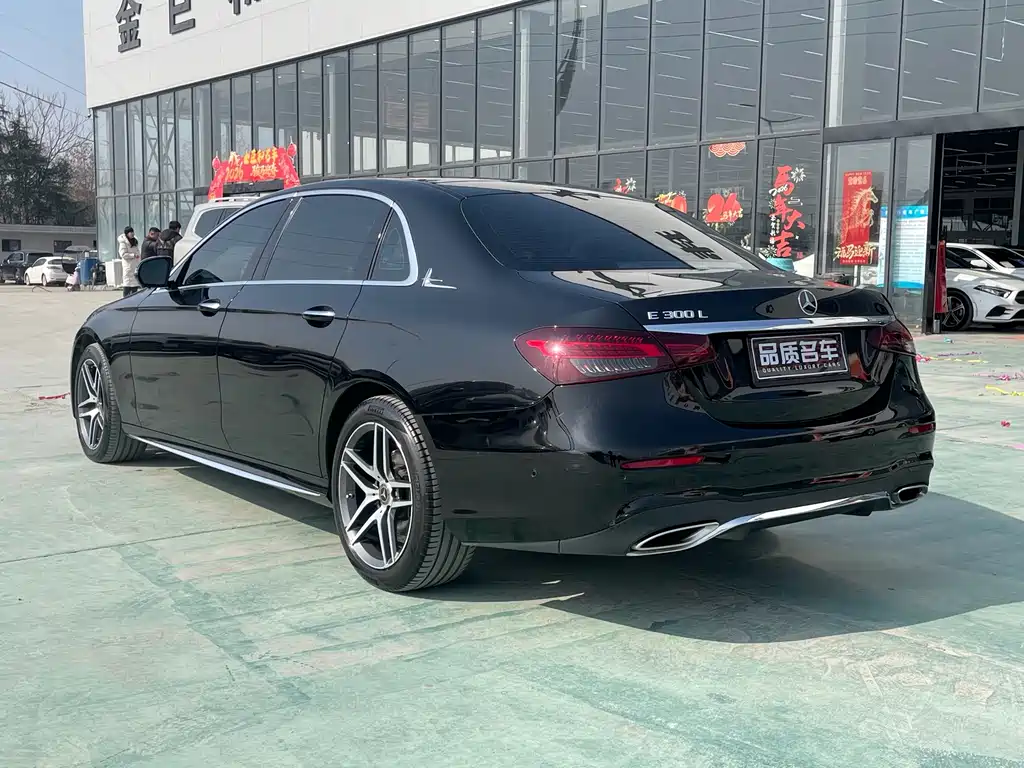 MERCEDES-BENZ E CLASS