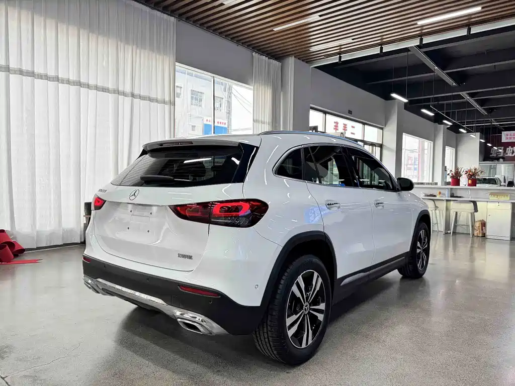 Mercedes-Benz GLA — миниатюра 16