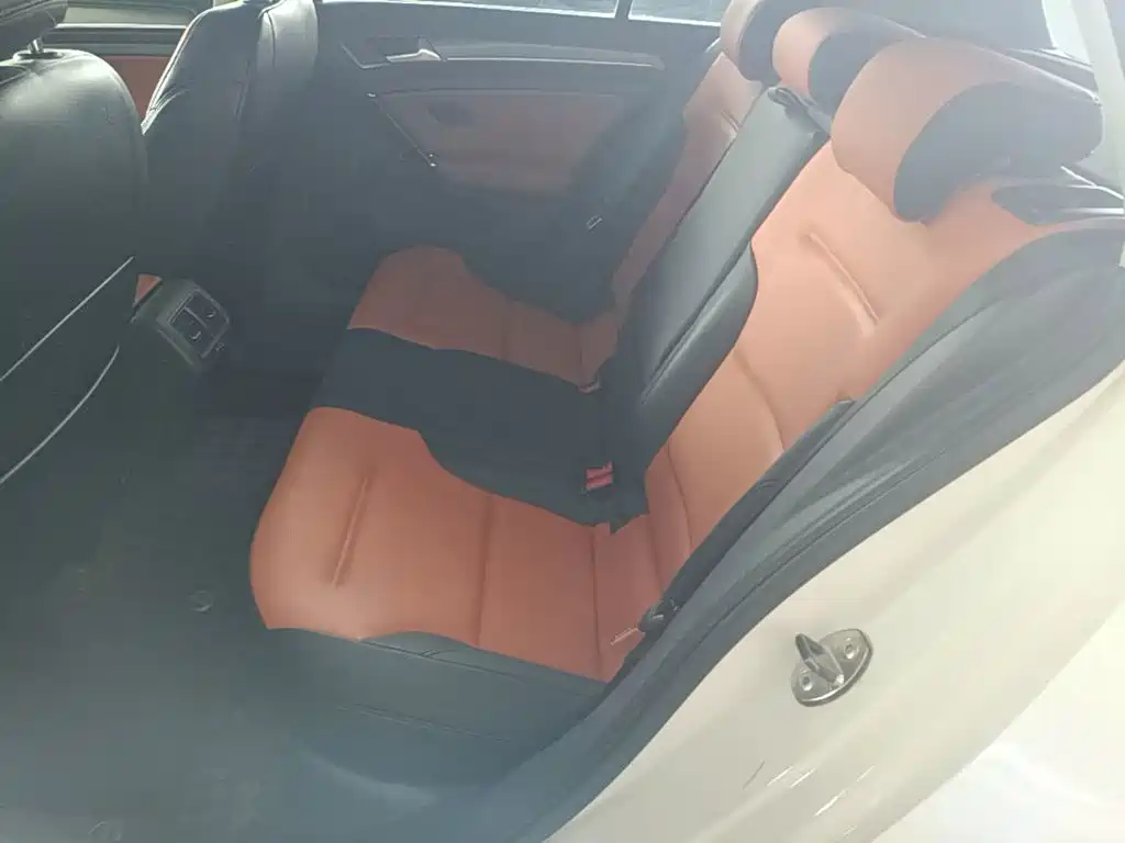 Volkswagen Golf — миниатюра 17