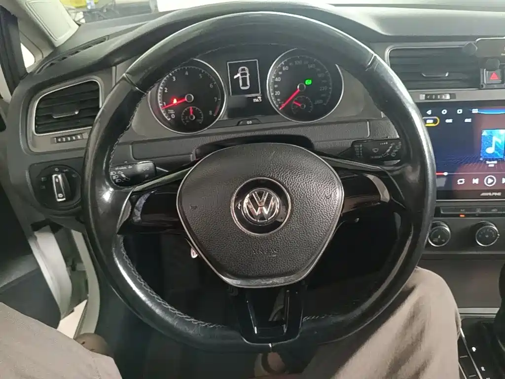 Volkswagen Golf — миниатюра 11
