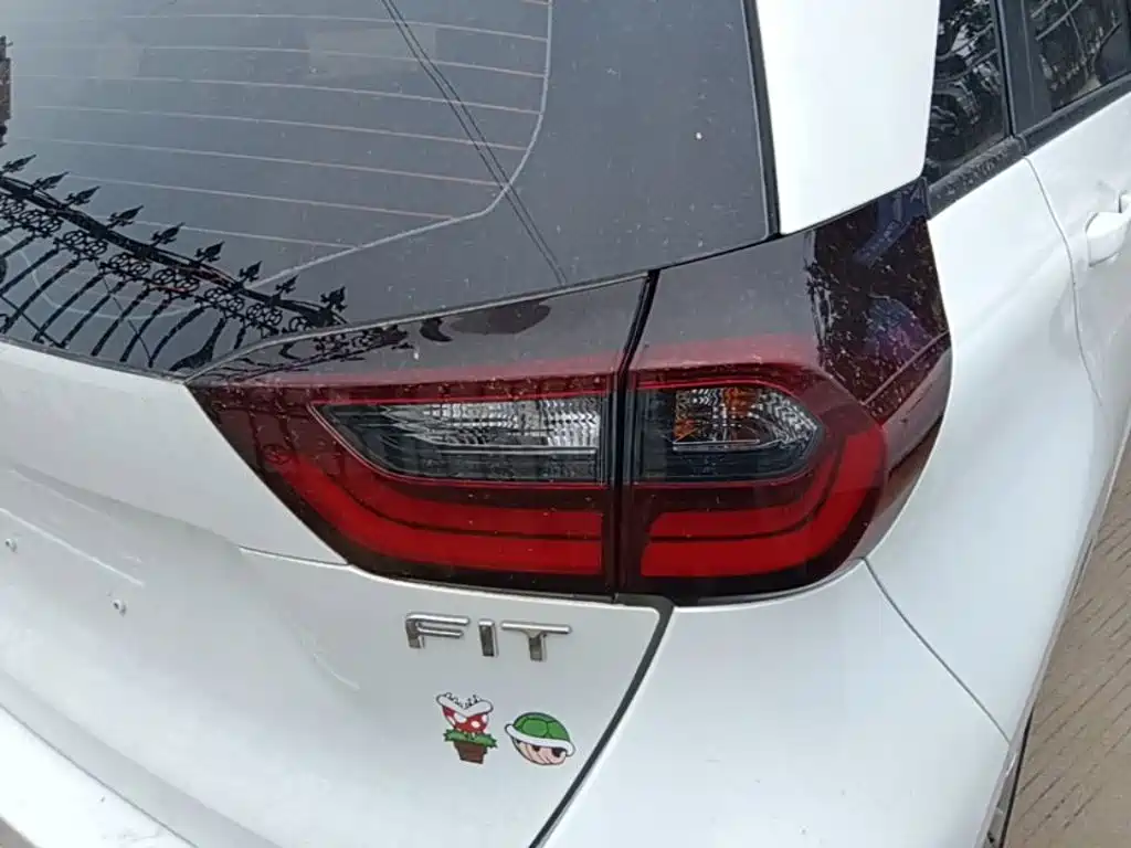 Honda Fit — миниатюра 8