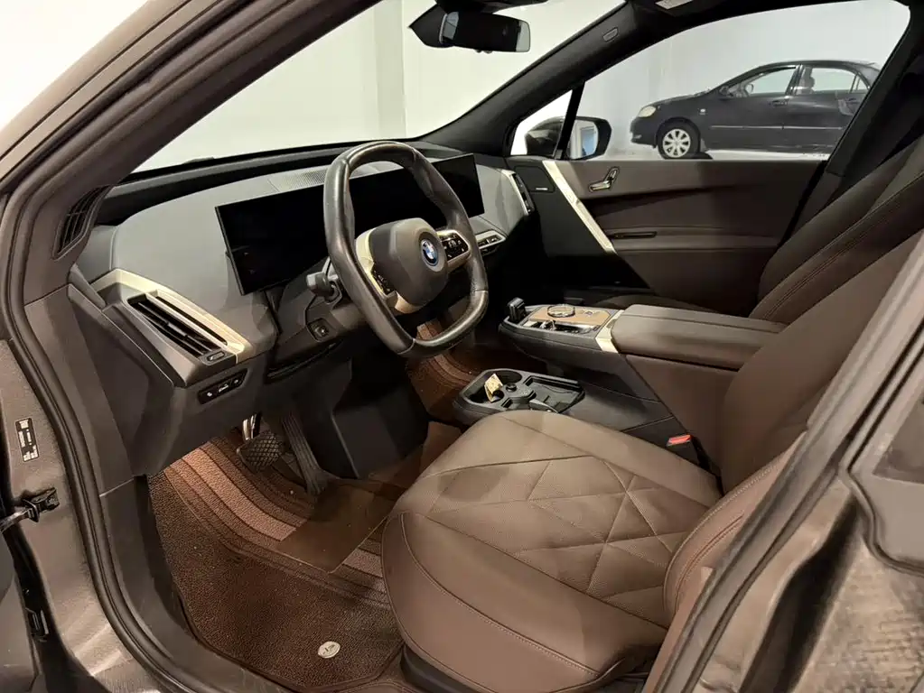 BMW iX — миниатюра 10