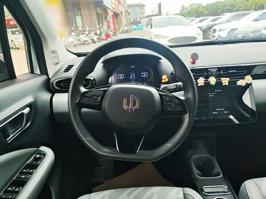 Leapmotor Leapmotor T03 — миниатюра 11