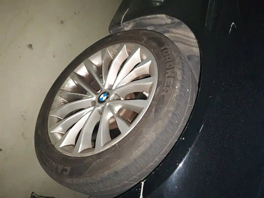 BMW 5 Series — миниатюра 8