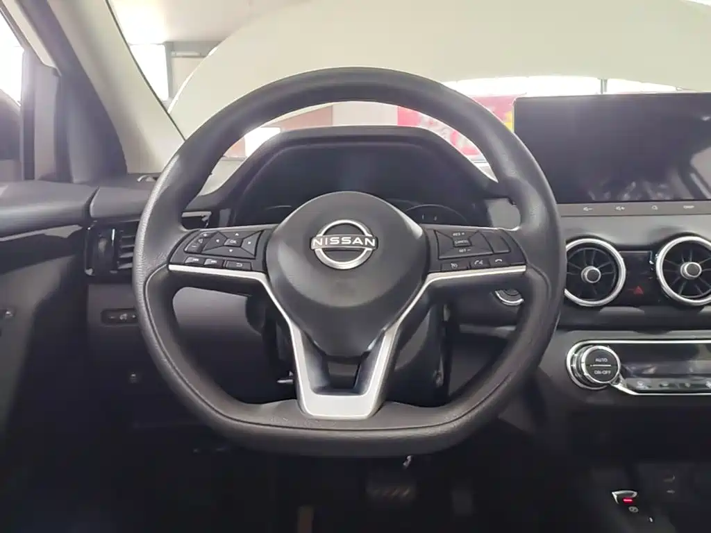 Nissan Qashqai — миниатюра 11