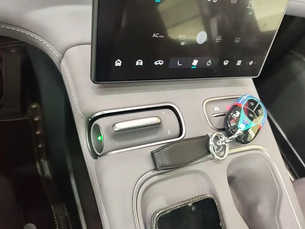 NIO EC6 — миниатюра 14