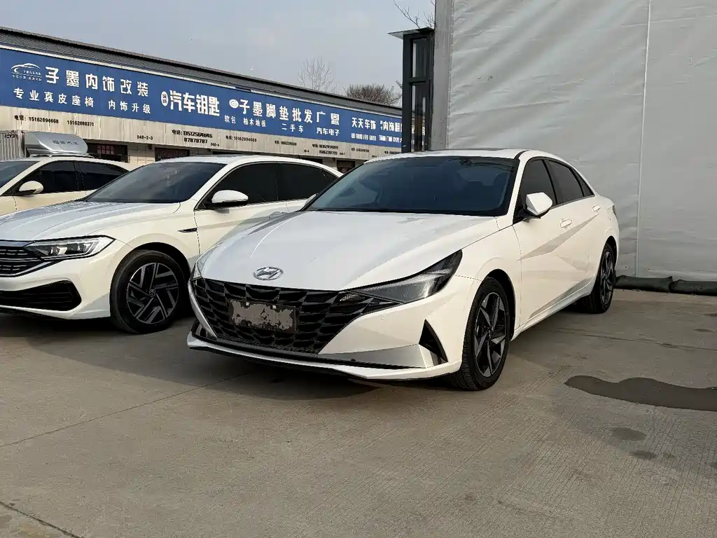 Hyundai Elantra 2023