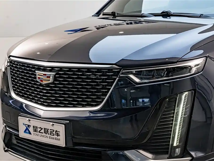CADILLAC XT6