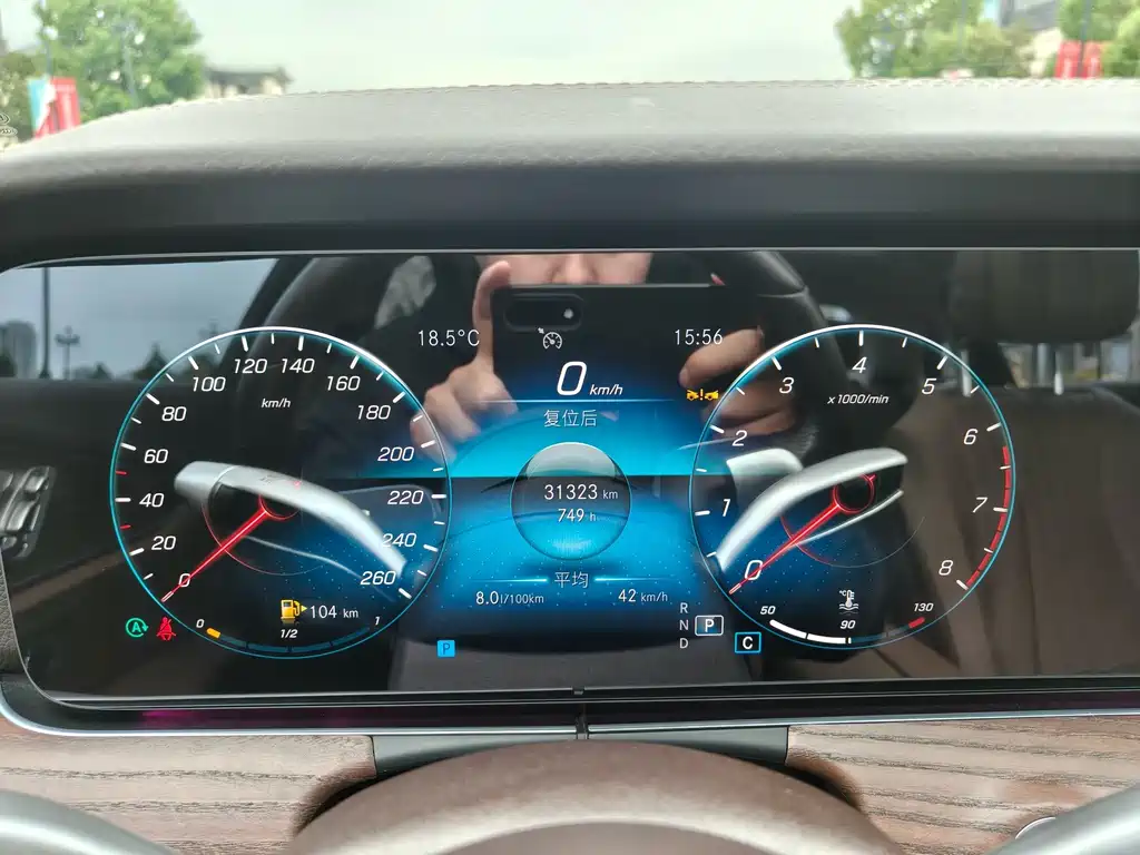 Mercedes-Benz E-Class — миниатюра 10