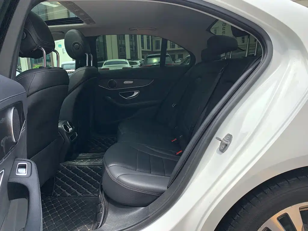 Mercedes-Benz C-Class - фото 14