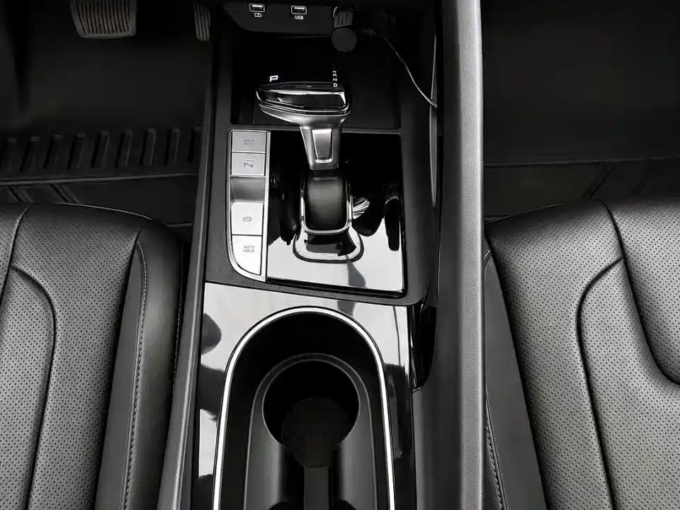 Hyundai Elantra — миниатюра 8